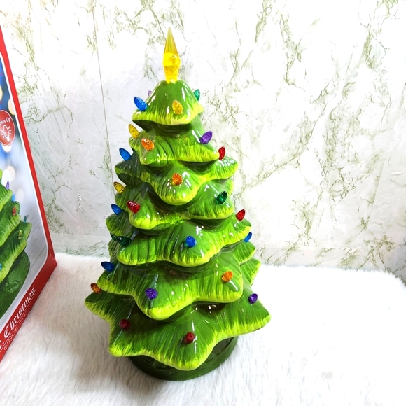 Nostalgic Ceramic Christmas Tree - Picture 2 of 7